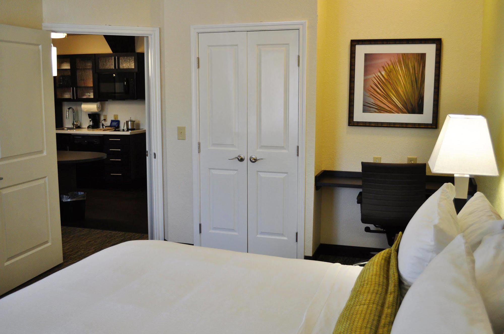 Candlewood Suites Bay City By Ihg Ngoại thất bức ảnh