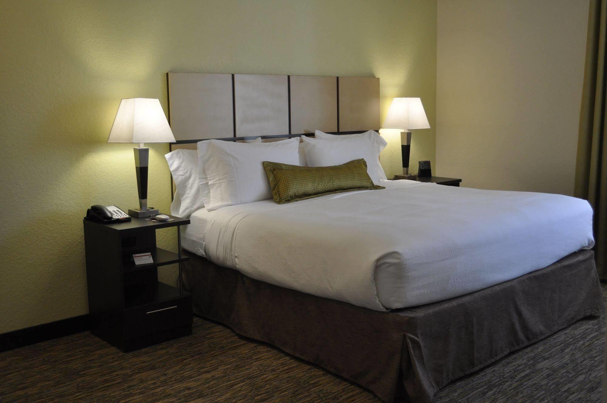 Candlewood Suites Bay City By Ihg Ngoại thất bức ảnh